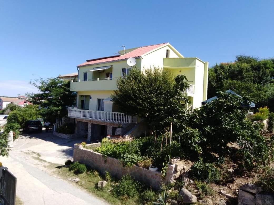 Apartments Miocic Ražanac Buitenkant foto